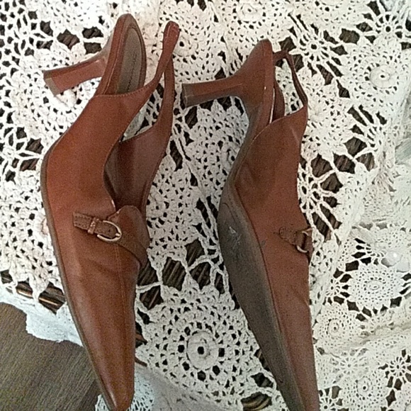 Womens camel colored sling back heels - Picture 4 of 7